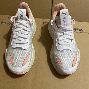 Size 7.5 women’s puma RS-X